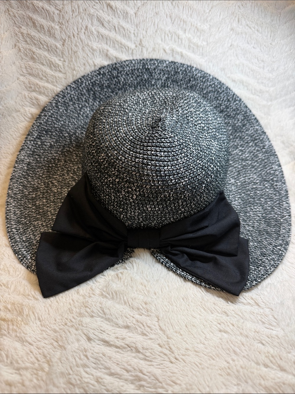 Peter Grimm Wide Split Brim Floppy Sun Hat Womens O/S Gray Paper Straw Black Bow